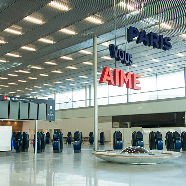 Vue intérieure d'Orly 3 à l'aéroport de Paris-Orly - Crédit : Aline Boros