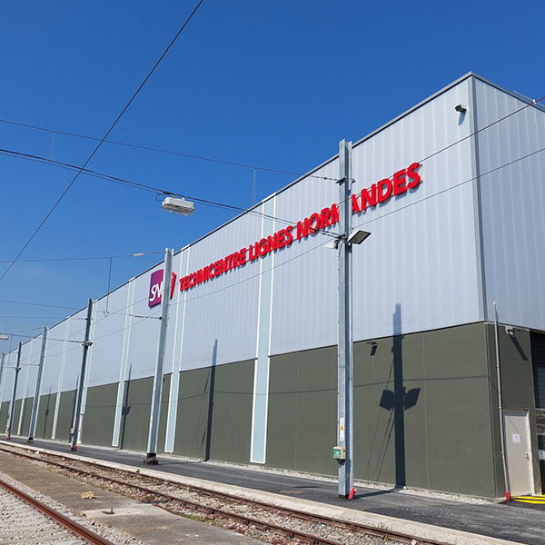Vue extérieure du nouveau technicentre SNCF de Clichy
